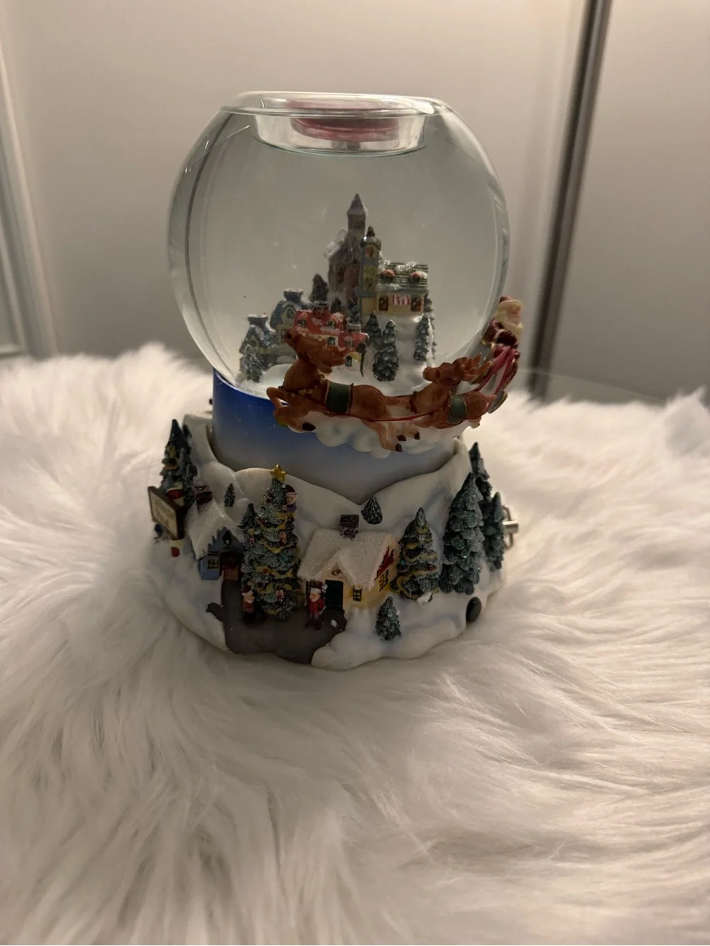 Vintage PartyLite Santa Sleigh Snow Globe Musical Holiday Decoration